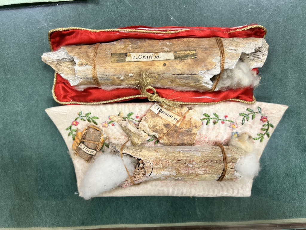 06F1F308-FD02-42A0-AC9D-D1016632BE57_1_105_c