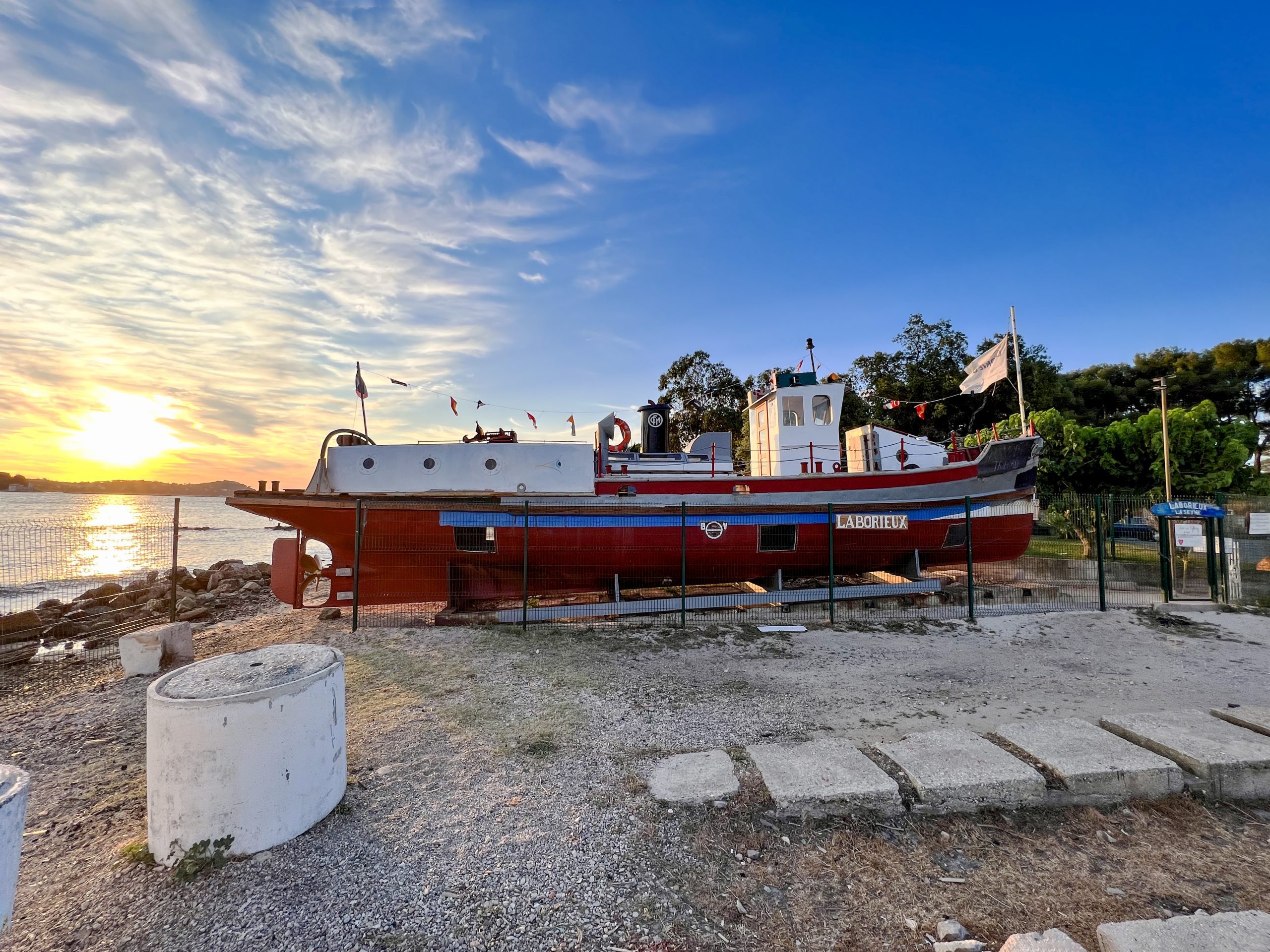 5ABBD887-222C-462C-ADA6-1DDE16752E78