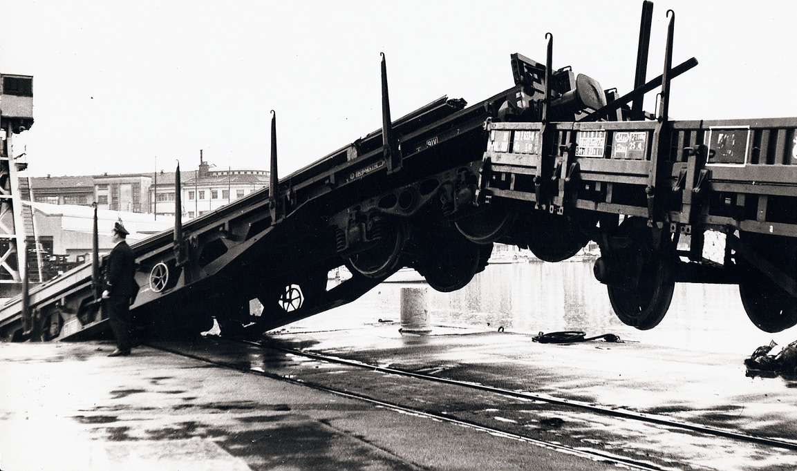 675DAD72-BE4C-4493-932A-C4AC581473B6_1_105_c