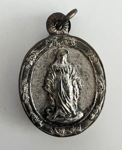 B20AA15A-6835-497F-8B4C-9811BC996245_1_105_c